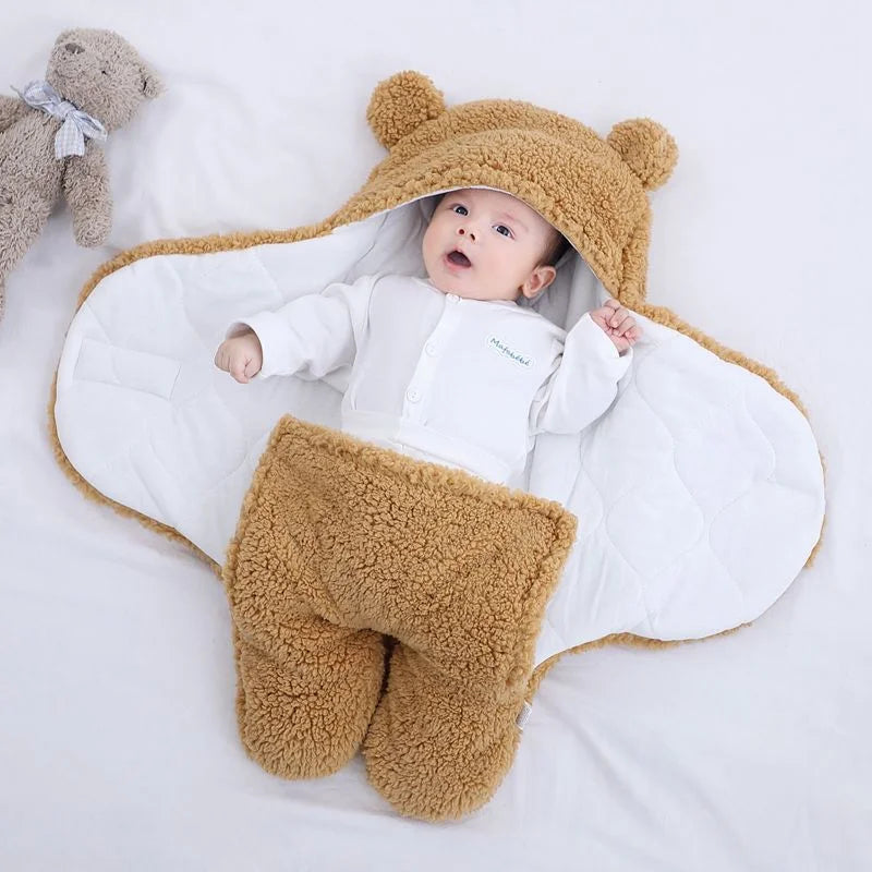 Comfy Bear – Inlindningsfilt för bebisar